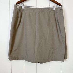 Tilley Different Drummer Beige Skort. Size 16.